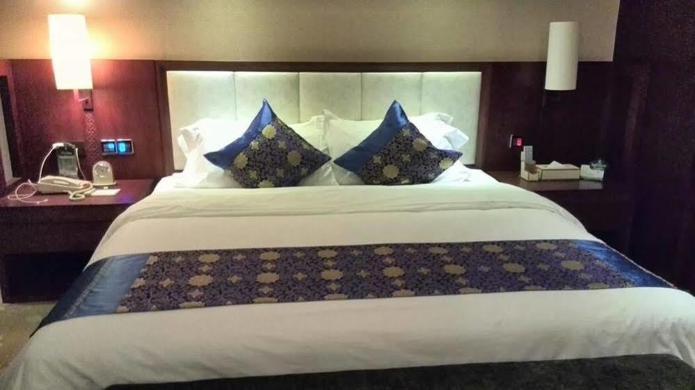 Liuzhou Sanjiangxian Dongxiangguo Hotel Dış mekan fotoğraf